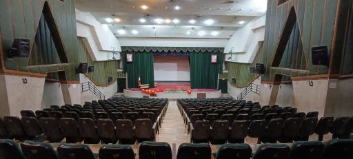 عکس سالن آمفی تئاتر تربیت 