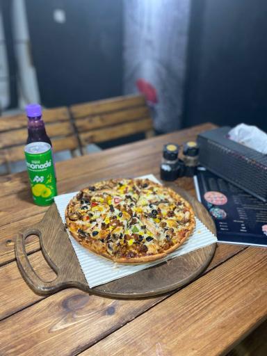 عکس کافه فست فود ایفل