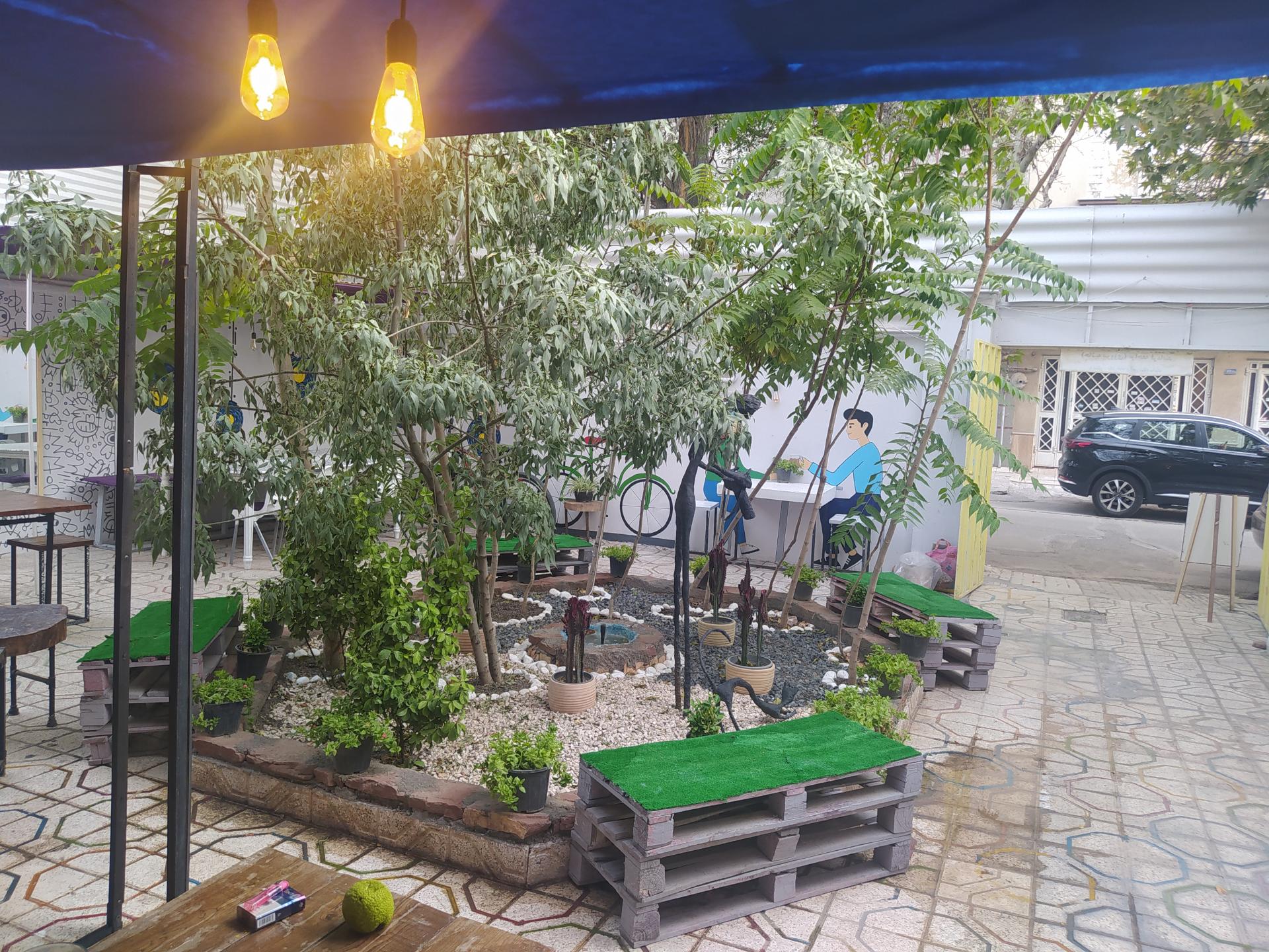 عکس کافه مانیاد