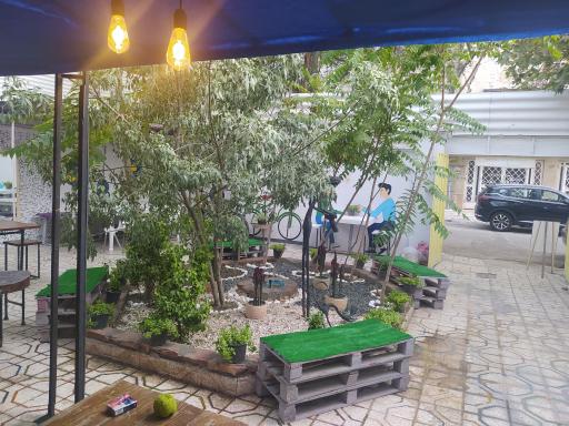 عکس کافه مانیاد