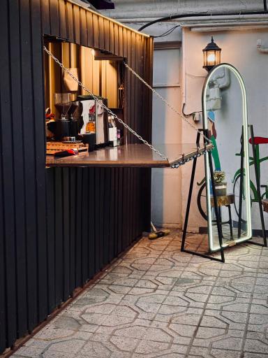 عکس کافه مانیاد