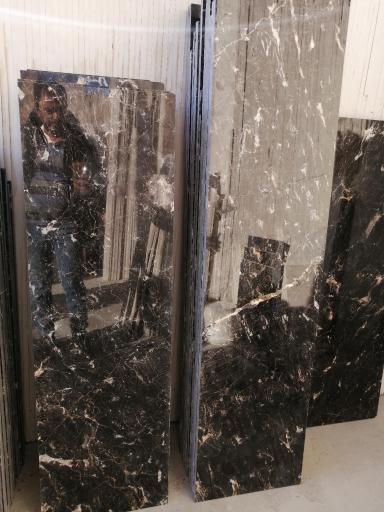 عکس نمایشگاه سنگ آریانا