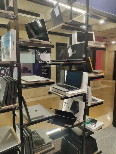 عکس فروشگاه رایانه آورین