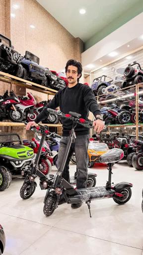 عکس فروشگاه ماشین شارژی و دوچرخه آریا دانشجو