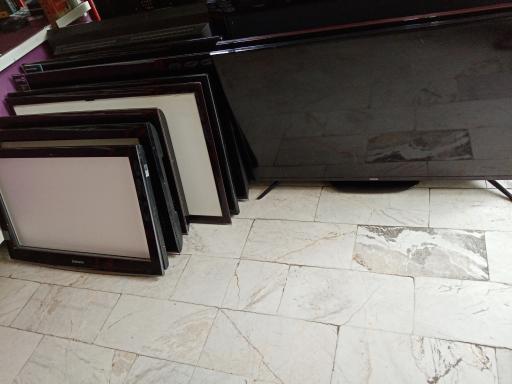 عکس تعمیرات تخصصی انواع تلویزیون عیدی