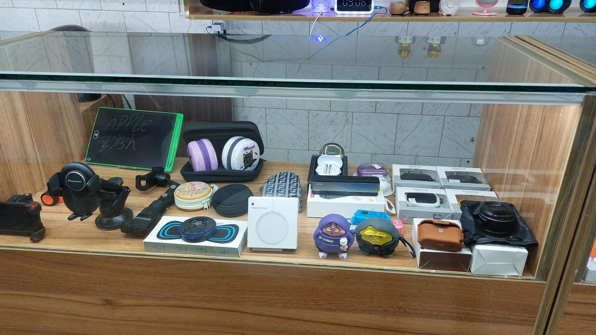 عکس موبایل و کامپیوتر اپل کیش