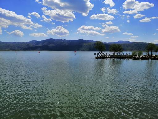 عکس دریاچه زریبار