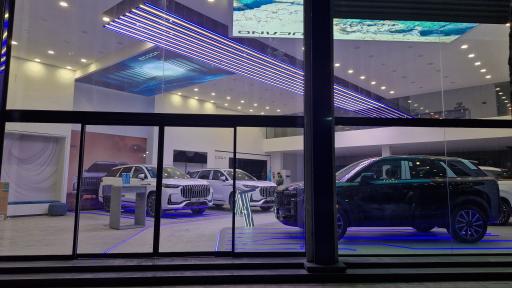 عکس نمایندگی مکث موتور لوکانو ۷۳۵