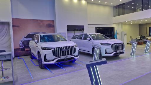 عکس نمایندگی مکث موتور لوکانو ۷۳۵