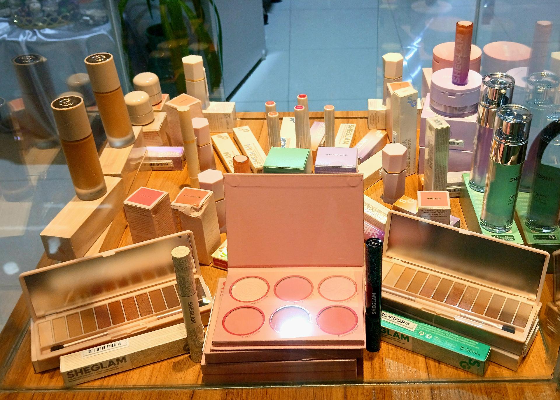 عکس گالری فرزام 2