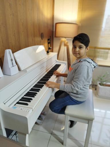 عکس آموزشگاه موسیقی نیاک موزیک