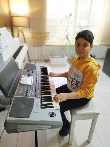 عکس آموزشگاه موسیقی نیاک موزیک