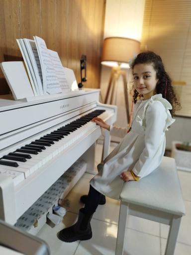 عکس آموزشگاه موسیقی نیاک موزیک