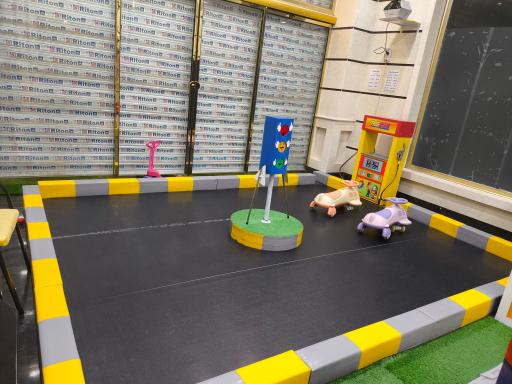 عکس خانه بازی شادی لند