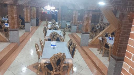 عکس رستوران و بیرون بر شریف 