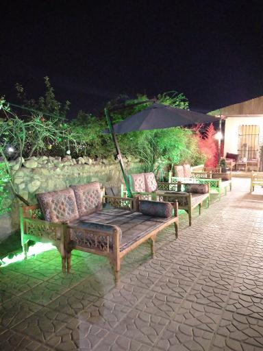 عکس سرای سنتی نسل زیتون