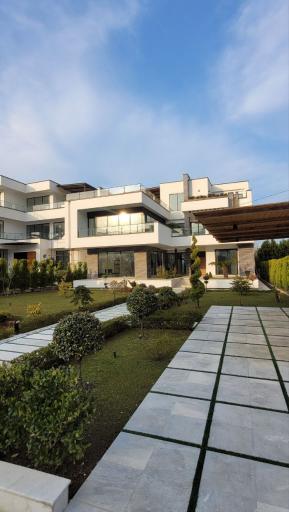 عمارت نیما یوشیج فردیس