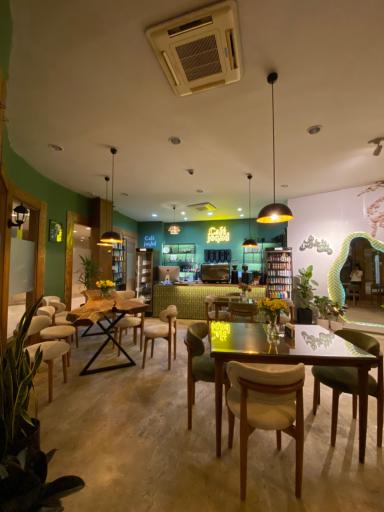 عکس کافه جغد