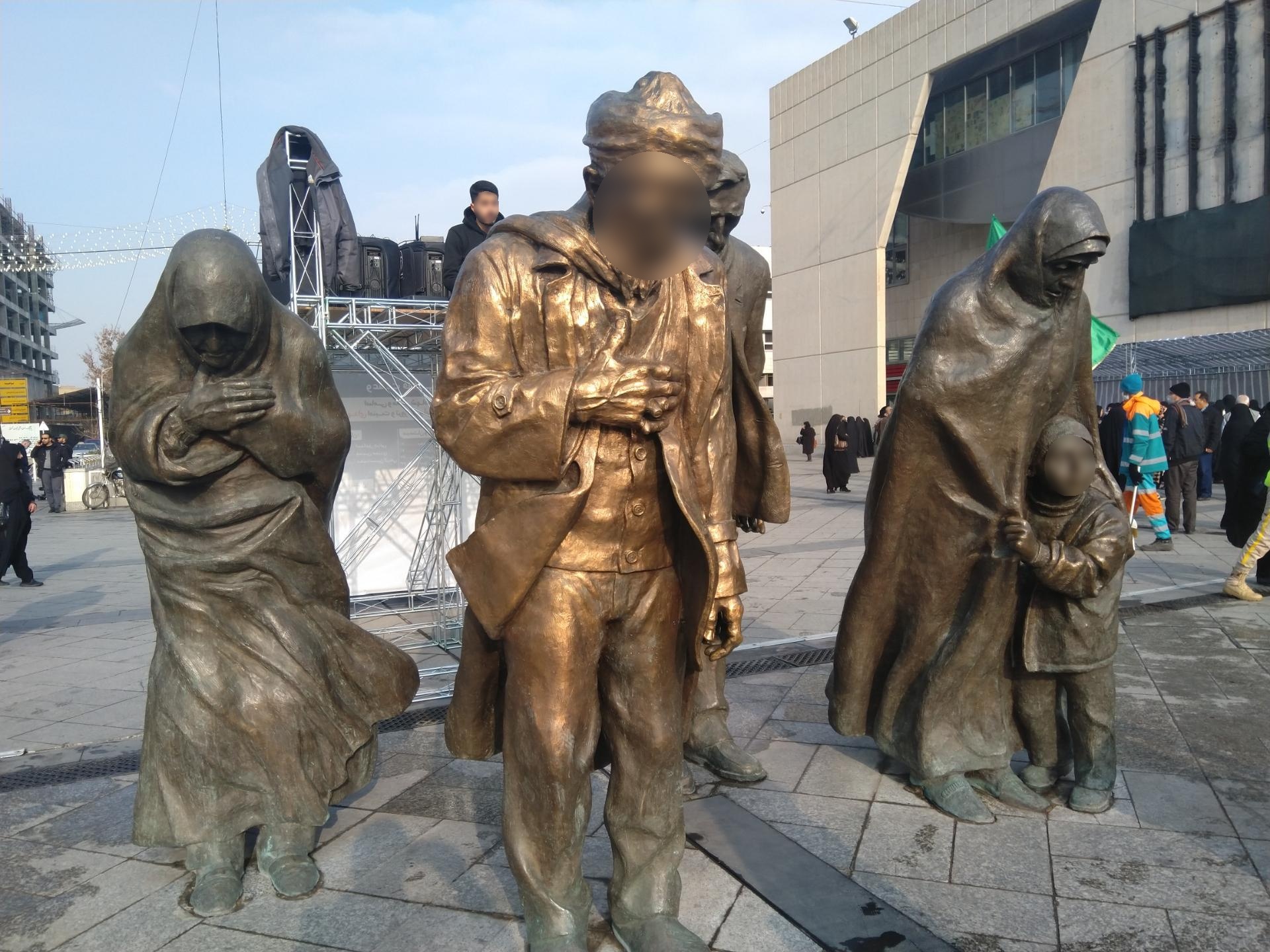 عکس مجسمه‌های سلام