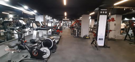 عکس باشگاه بدنسازی بی ام فیت