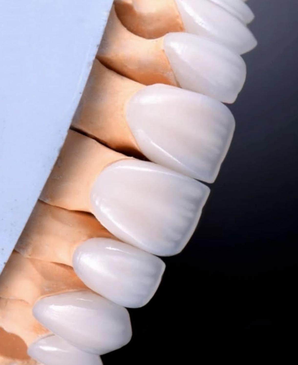 عکس لابراتوار پروتز دندان حسین حیدری