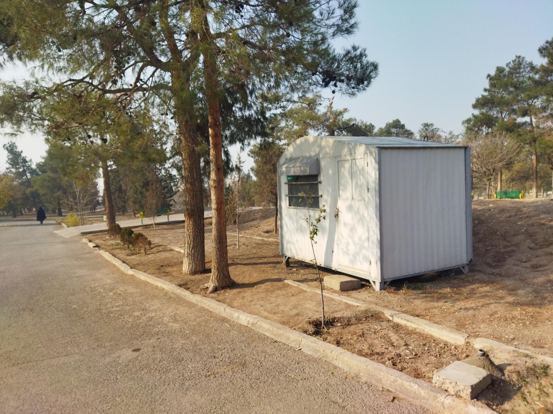 عکس نگهبانی بوستان حضرت فاطمه زهرا(س)