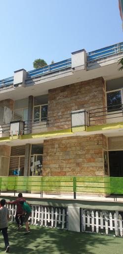 عکس پیش دبستانی و دبستان شهر زبان