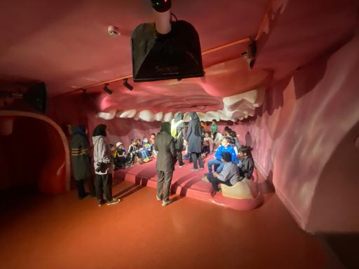 عکس پیش دبستانی و دبستان شهر زبان