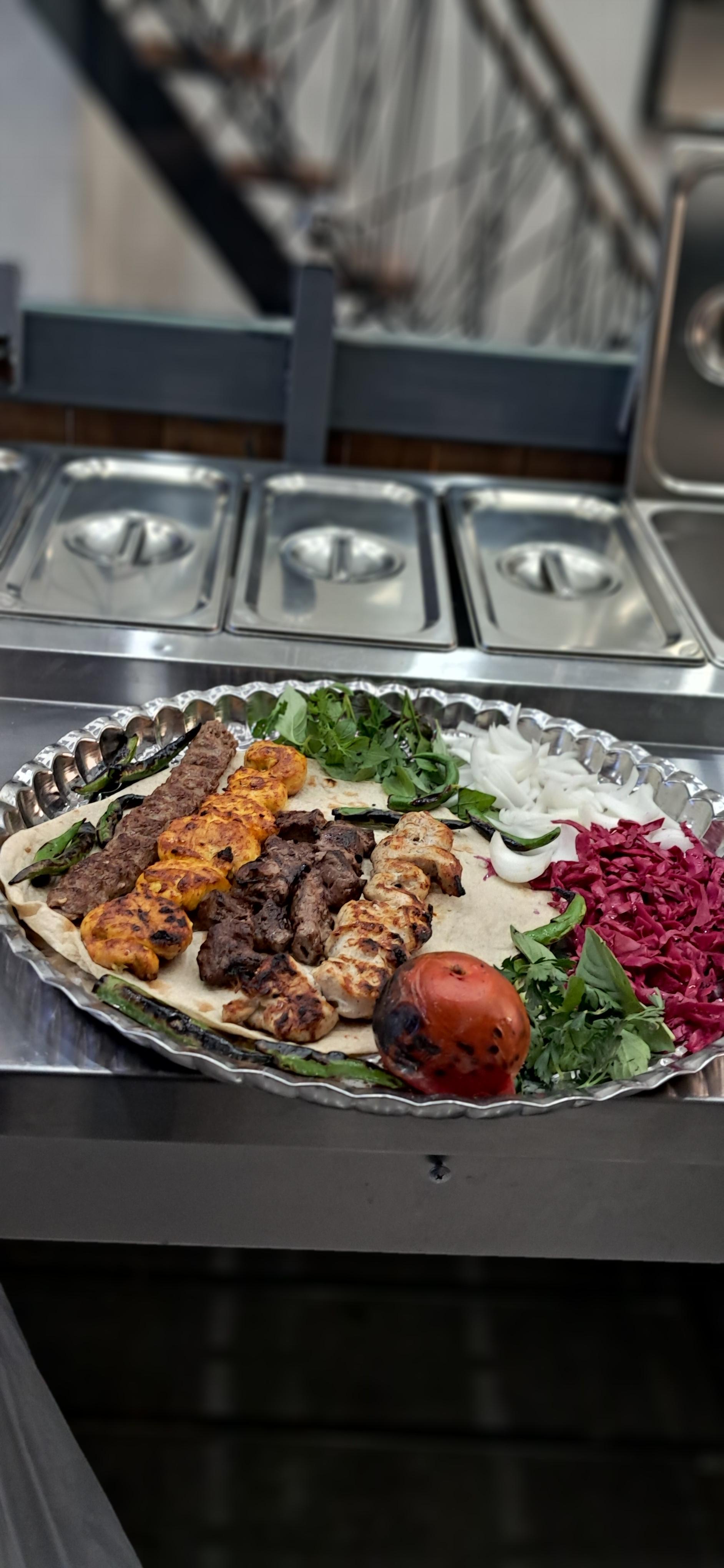 عکس چلوکبابی چنگال