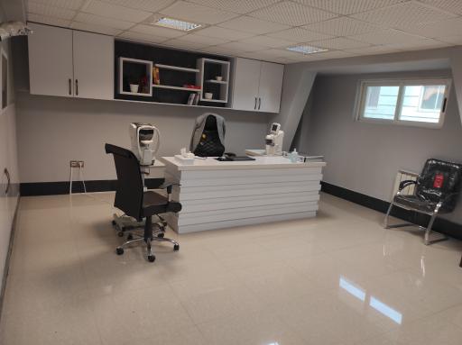 عکس اپتومتری و بینایی سنجی البرز(اپتومتریست عباس صادقی)