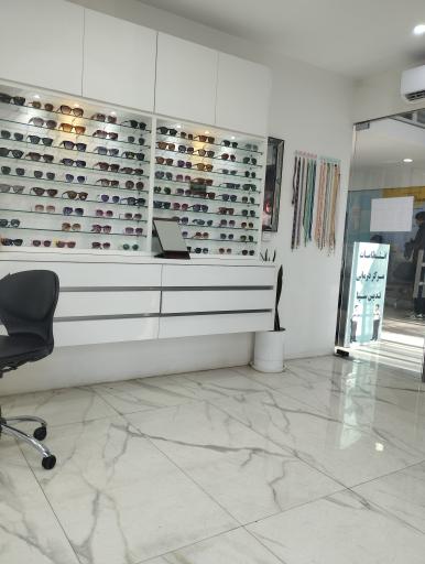 عکس درمانگاه شبانه روزی و داروخانه تندیس نور سینا