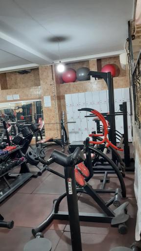 عکس باشگاه پرورش اندام بیلدینگ 