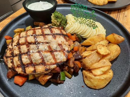 عکس رستوران ایتالیایی لنو 