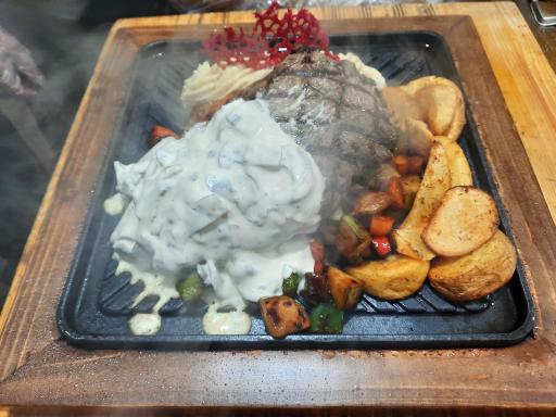 عکس رستوران ایتالیایی لنو 