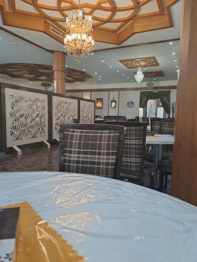 عکس رستوران لاله