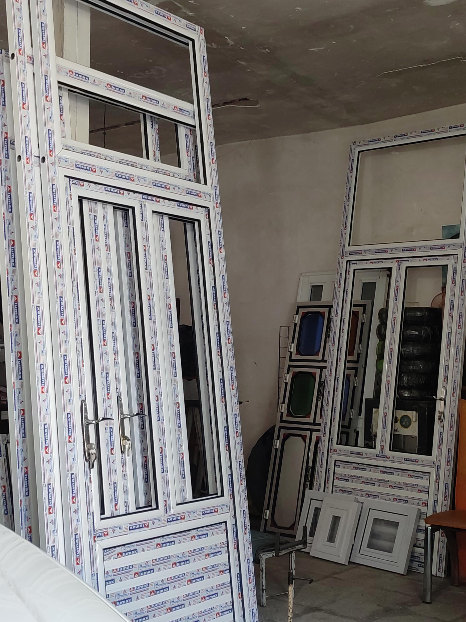 عکس کارگاه تولید درب و پنجره آلمینیوم دو جداره