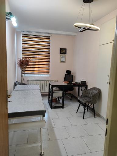 عکس دکتر غزال حاتمی