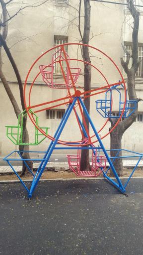 عکس چرخ فلک عمو مهدی 