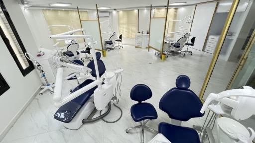 عکس درمانگاه دندانپزشکی رز