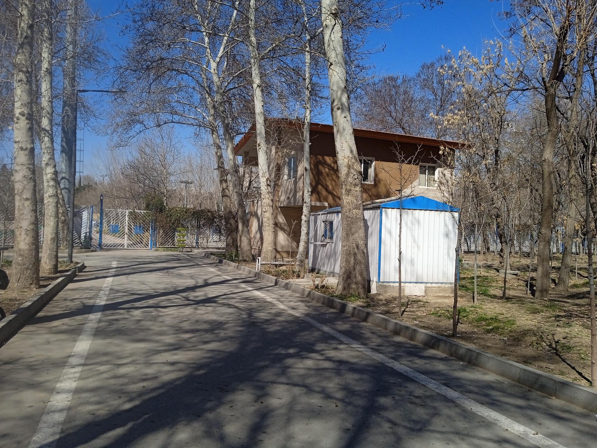 عکس اداره نظارت بر فضای سبز پارک