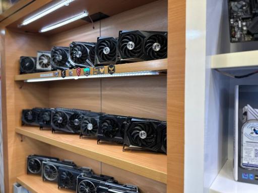 عکس فروشگاه پالس پی سی