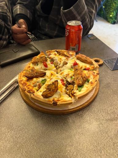 پیتزا سه فر اصلی (دادمان سابق)