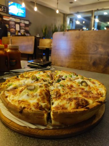 پیتزا سه فر اصلی (دادمان سابق)