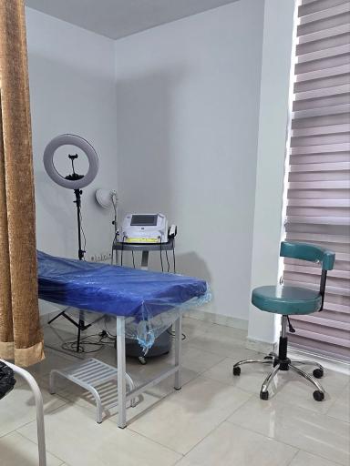 عکس کلینیک تخصصی زخم افرا