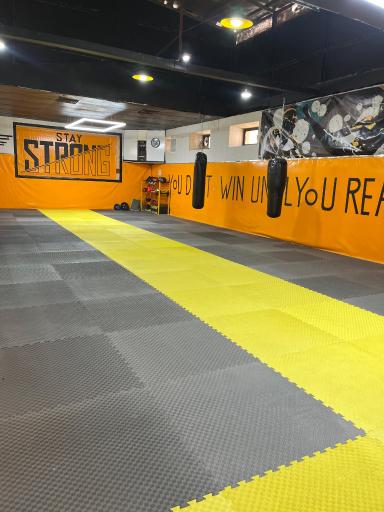 عکس باشگاه رزمی کلوپ مبارزه