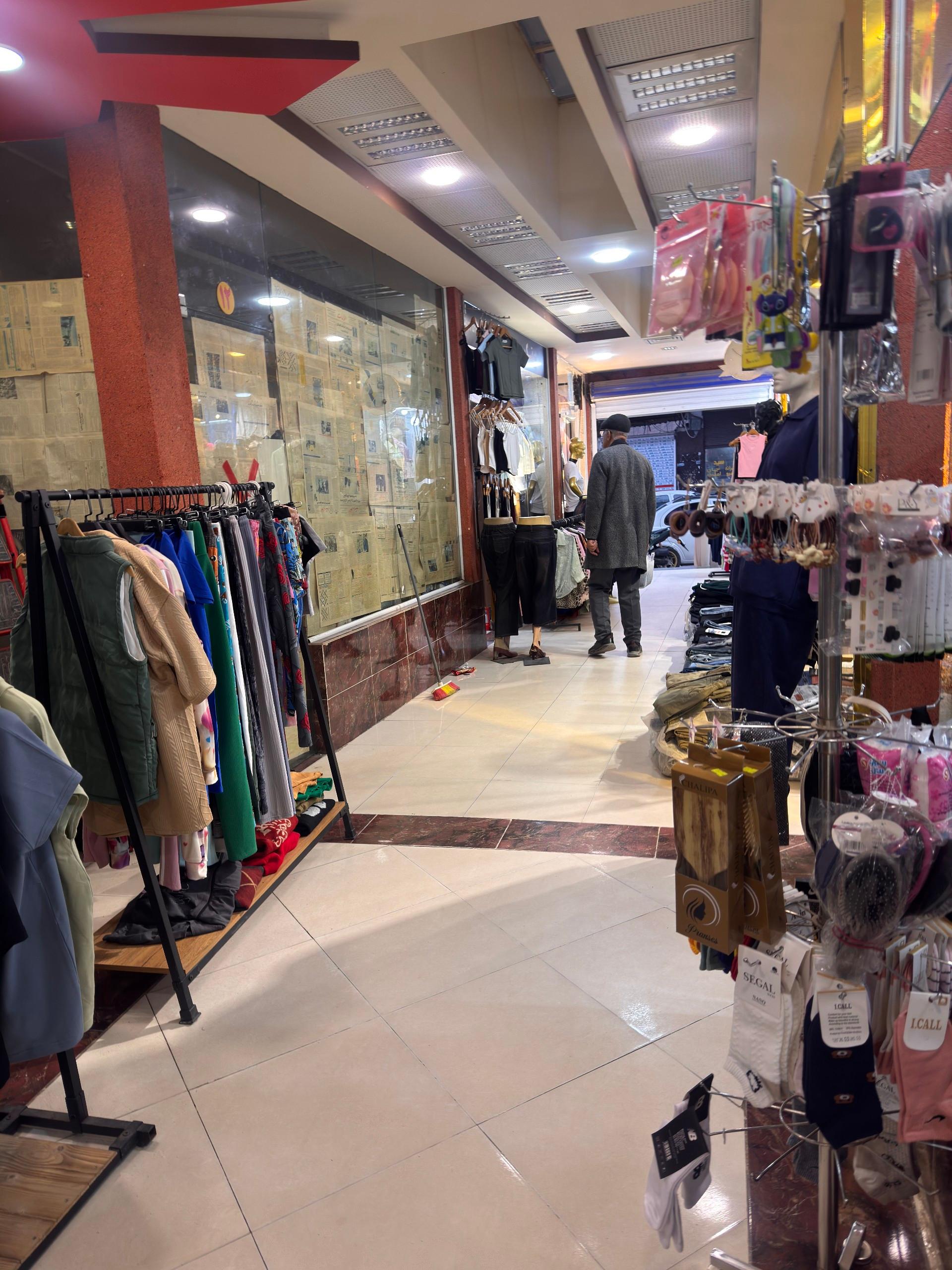 عکس مجتمع تجاری قائم
