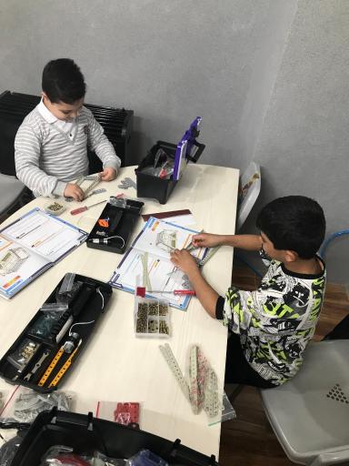 عکس آموزشگاه رعدرباتیک