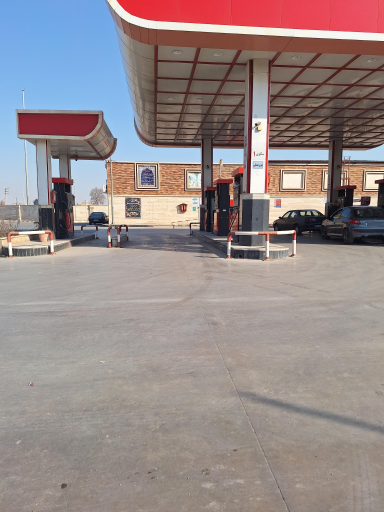 عکس پمپ بنزین سیاه منصوری