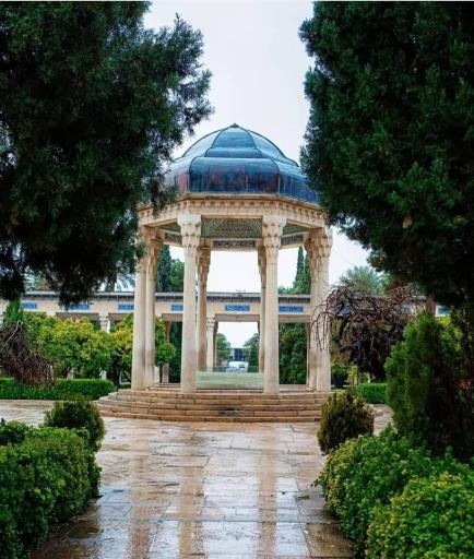 عکس آرامگاه حافظ شیرازی