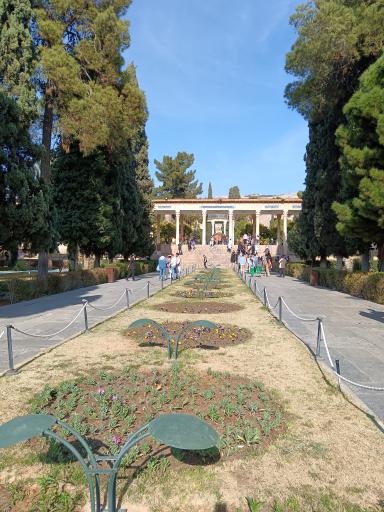 عکس آرامگاه حافظ شیرازی